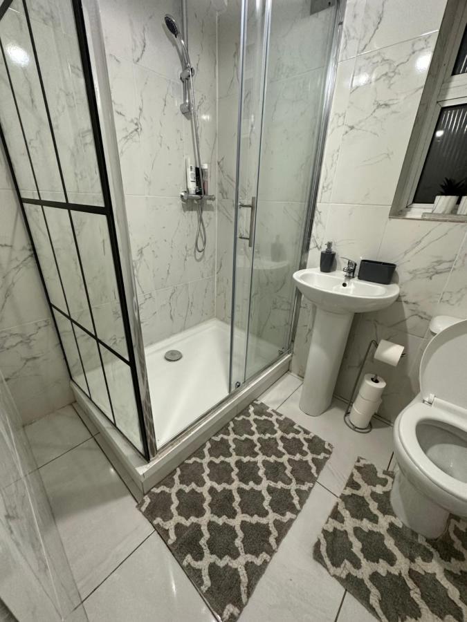 Luxury Apartment On Anfield Liverpool Buitenkant foto